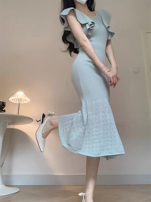 Elegant Sleeveless V-Neck Dress with Ruffle Detail - Waist-Cinching, Fish Tail Hem, Two-Way Wear, Solid Color for Women, Perfect for All Seasons, Formal Event Attire | Vneck Dress | Ruffle Hem Dres