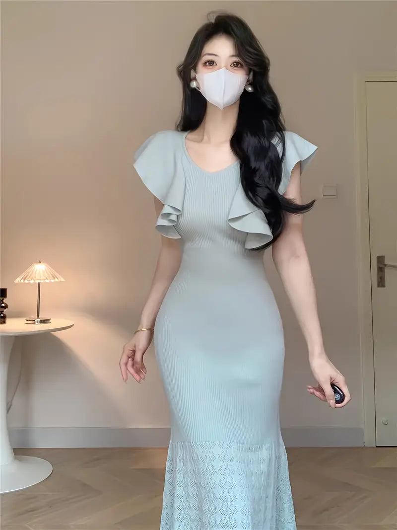 Elegant Sleeveless V-Neck Dress with Ruffle Detail - Waist-Cinching, Fish Tail Hem, Two-Way Wear, Solid Color for Women, Perfect for All Seasons, Formal Event Attire | Vneck Dress | Ruffle Hem Dres