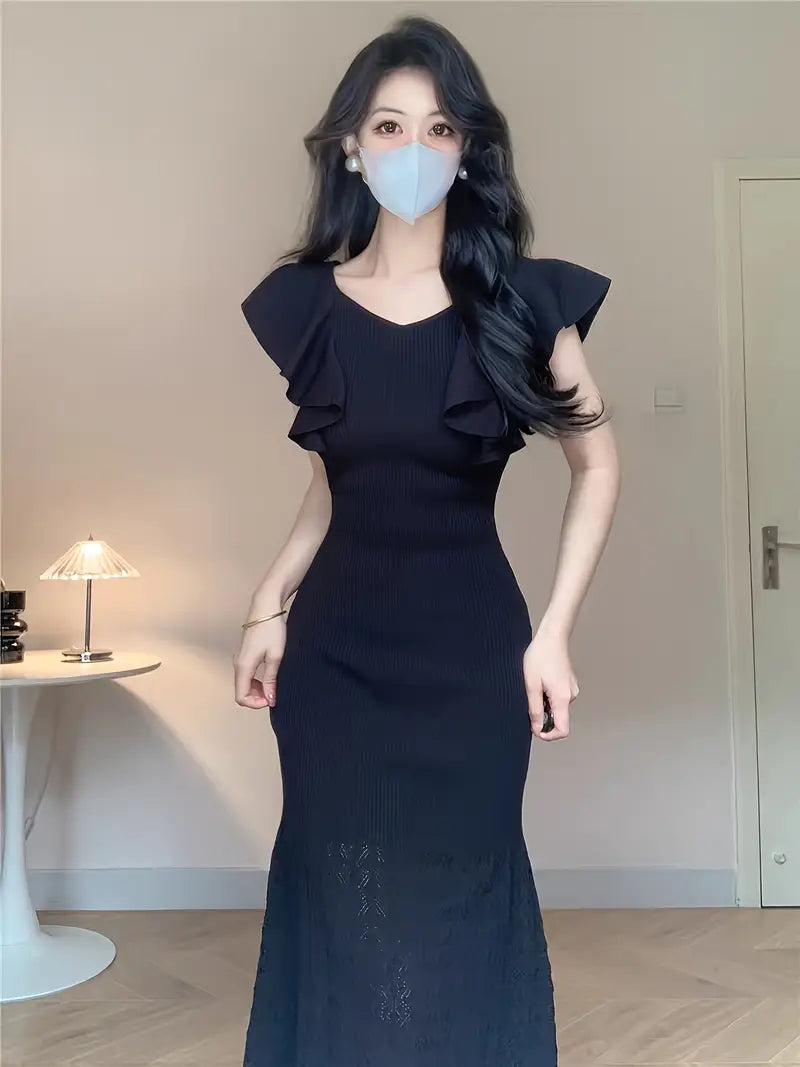 Elegant Sleeveless V-Neck Dress with Ruffle Detail - Waist-Cinching, Fish Tail Hem, Two-Way Wear, Solid Color for Women, Perfect for All Seasons, Formal Event Attire | Vneck Dress | Ruffle Hem Dres