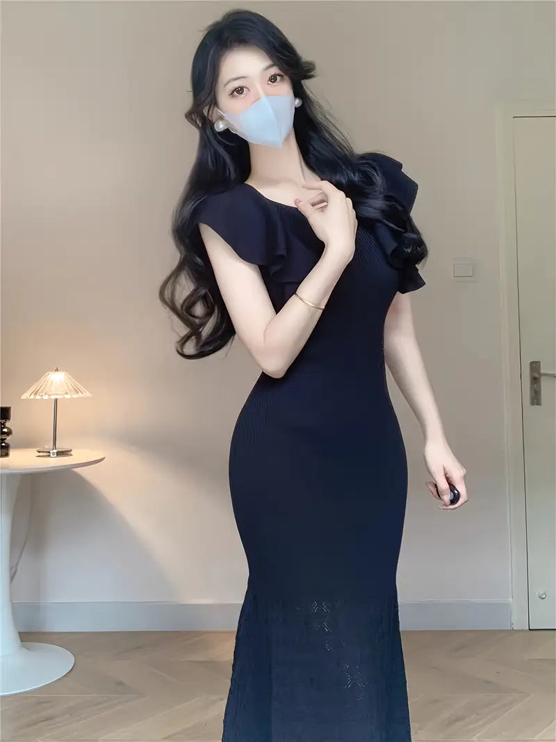 Elegant Sleeveless V-Neck Dress with Ruffle Detail - Waist-Cinching, Fish Tail Hem, Two-Way Wear, Solid Color for Women, Perfect for All Seasons, Formal Event Attire | Vneck Dress | Ruffle Hem Dres