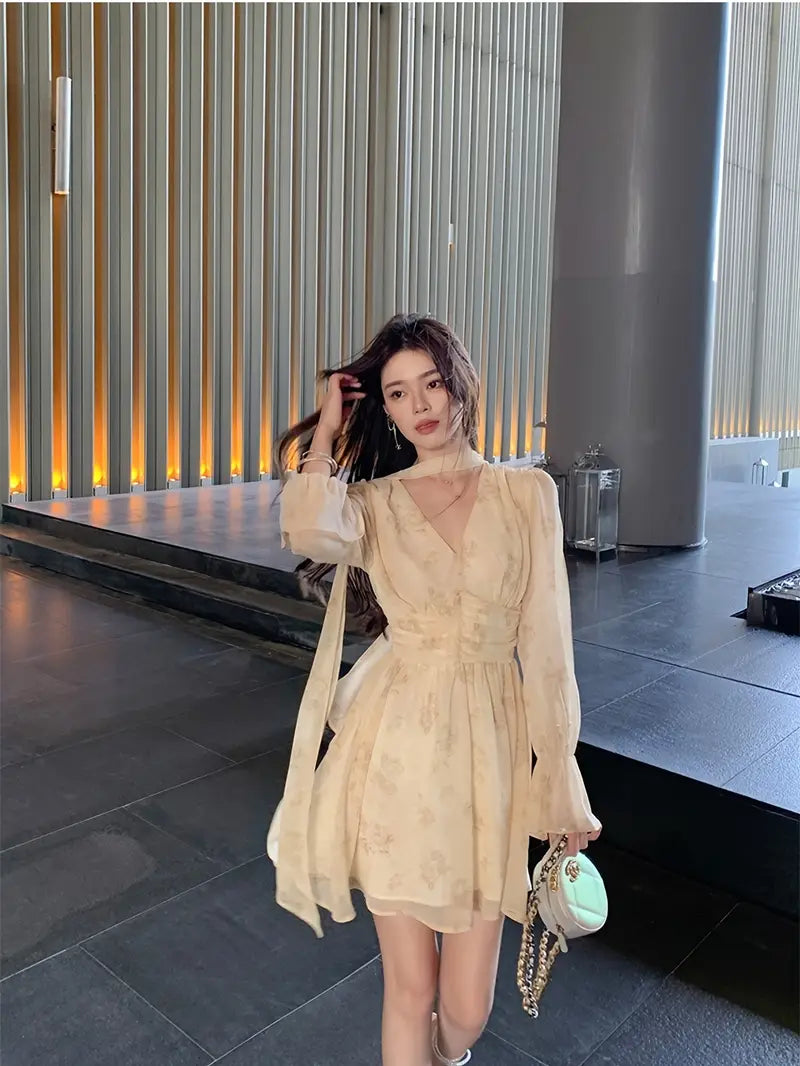 Women's Elegant V-Neck Floral Chiffon Dress with Bell Sleeves & Tie-Waist Detail - Lightweight Pleated Hem Flared Skirt for Spring Summer Fall, Casual to Semi-Formal Occasions, Floral Print Dress, Seasonal Fashion, Delicate Fabric